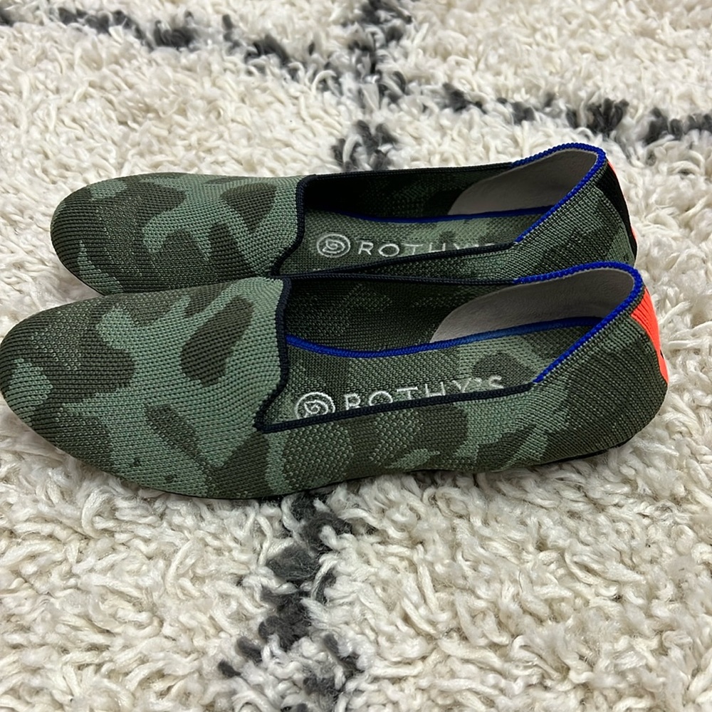 New without box Rothy's Loafer in Olive Camo